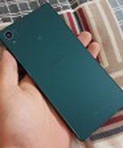 Sony Z5 xtay 1 sim màu xanh ngọc 95% vẫn zin