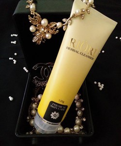 Sữa rửa mặt RIORI