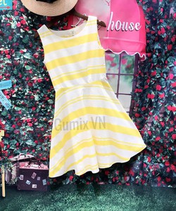 Váy xòe kẻ