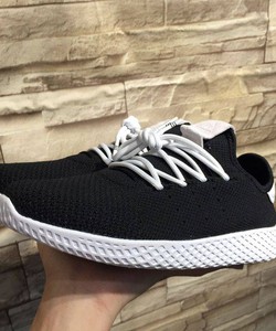 Sẵn đôi adidas HU size 38 đen