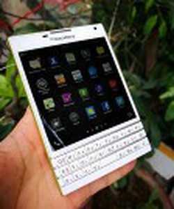 Blackberry Passport 32 GB Trắng