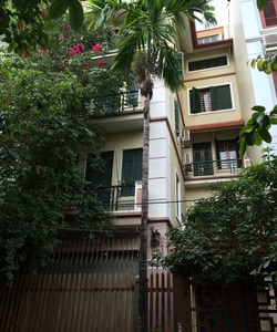 Bán Biệt thự Hoàng cầu 120m x 4 tầng 26 tỷ . Nhà nằm trong khu phân lô Hoàng cầu Trần Quang diệu có ga ra ô Tô vào nh