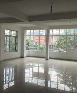 Cho thuê văn phòng 80m2 phố Nguyễn Lương Bằng.