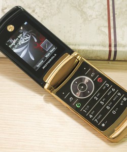 Motorola V8 Gold