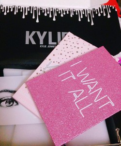 Bảng I Want It All Kylie Birthday Collection