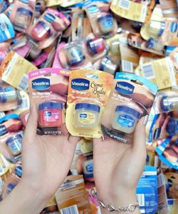 Sáp dưỡng môi thái lan