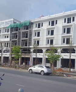 Tháng 10 yêu thương dãy vip shophouse Monbay chiết khấu tới 8,5%,lãi suất 0%,sổ đỏ vĩnh viễn,sinh lời cao.