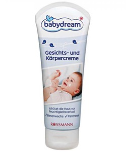 Kem dưỡng ẩm cho bé