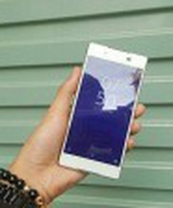 Cần bánSony Xperia Z4 trắng viền bạc