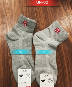 Tất cổ ngắn Uniqlo