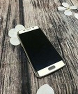 Cần bán điện thoại Samsung Galaxy S6 Edge Vàng