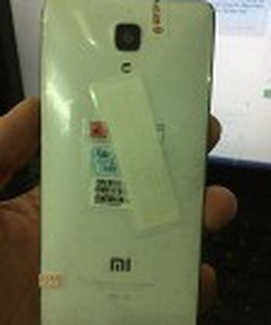 Điện thoại xiaomi Mi4 mầu trắng mới 100% đủ phụ kiện