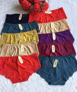 Quần lót su phối ren