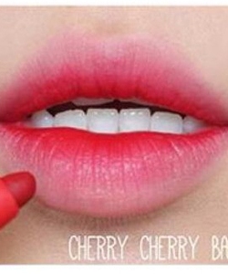 Son lì 2 đầu Maybelline Color Blur Matte 25 Cherry Cherry Bang Bang