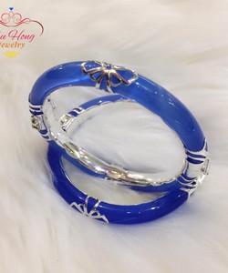 Vòng ngọc bích bọc bạc