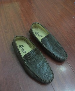 Bán giày mua nhưng chưa đi bao giờ