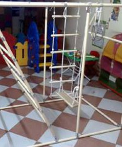 Khung vận động trẻ em Đồ chơi vận động phát triển thể chất