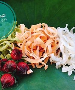 Mứt dừa homemade ngũ sắc lung linh từ màu rau củ chỉ 150k/kg