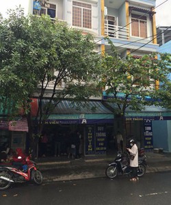 Bán ngôi nhà 3 tầng ngay bên cạnh trường Đại Học Ngoại Ngữ Đà Nẵng