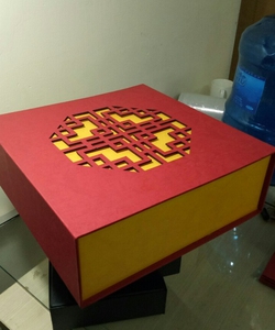 Hộp đựng quà tết nắp nam châm size 32x36