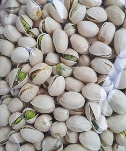 Hạt dẻ cười, bán buôn bán lẻ