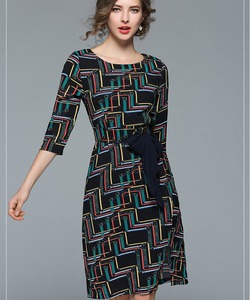 Đầm họa tiết xẻ tà TTSP1071