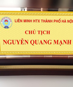 Làm bảng tên chức danh để bàn, biển hiệu phòng Call 0977.492.538