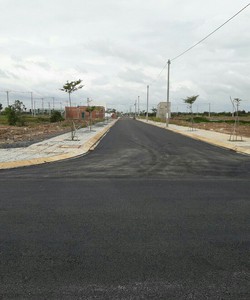 Bán gấp lô đất khu đô thị chơn thành golden center MT nguyễn huệ SHR thổ cư