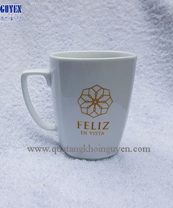 Bán quà tặng: bút ký, kỷ niệm chương, áo, nón, huy hiệu, ly sứ Minh long...