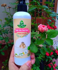 Nước tắm thảo dược
