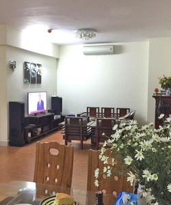 Chính chủ cho thuê căn hộ 110m2, 3 phòng ngủ, 2 WC chung cư cao cấp 165 Thái Hà
