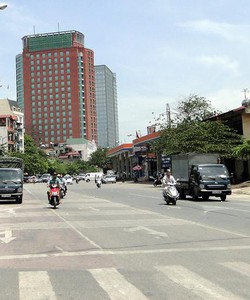 Nhà mặt phố Trần Quang Khải 170m2, 11 tầng, MT 16m, DThu cao