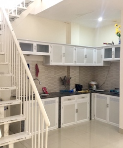 Cho thuê nhà mặt tiền Phó Đức Chính, giá 15tr/tháng.