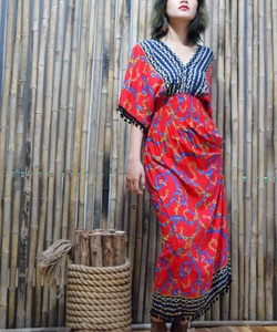 Đầm thổ cẩm maxi tay dơi bohemian đỏ xanh