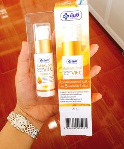 Chuyên bỏ sỉ mỹ phẩm thái lan giới thiệu Serum Vit C Yanhee trắng da