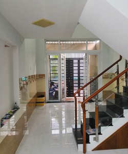 Chính chủ bán nhà đẹp 3 tầng Bưng Ông Thoàn, Phú Hữu, Quận9, giá chỉ 3,8 tỷ