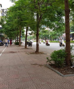 Ngô Gia Tự 2 mặt phố tòa văn phòng kho xưởng 354m2 đất mặt tiền 8.2m bán 26.5 tỷ