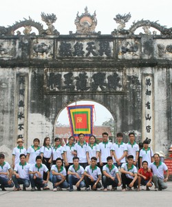 Tour học sinh Côn sơn đền chu văn An
