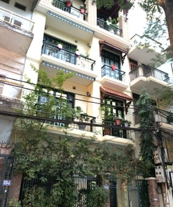 Bán nhà ngõ 165 chùa bộc 120m x 4,5 tầng 130 triệu/m ô tô tránh, kinh doanh