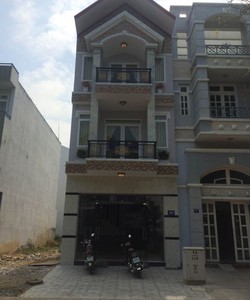 Bán nhà xã Hưng Long, huyện Bình Chánh, 2 lầu 4 PN