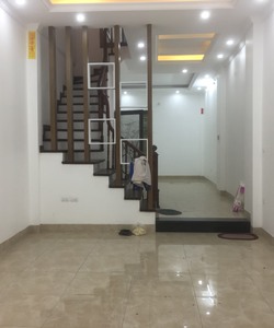 Cho thuê nhà ngõ 135 Cầu Giấy, 5 tầng x 55m2, 6 ngủ, nhà siêu đẹp như ảnh, mới 100%, tiện kinh doanh online, văn phòng