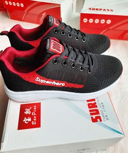 Giày sneaker nữ màu đen đỏ in chữ trắng Mã 1950 1