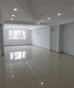 Còn trống sàn 60m2 giá tiết kiệm 13 triệu đồng gần Ngã Tư Hàng Xanh