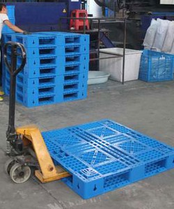 Pallet nhựa hai mặt có lõi thép giá rẻ toàn quốc