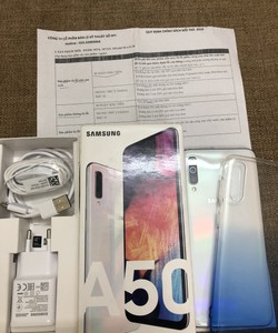 Samsung A50 64GB Fullbox mua FPT còn bảo hành 16/08/2020