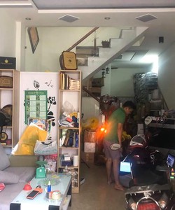 Bán nhà chia tài sản cho con, đường Nguyễn Tri Phương, Quận 10, đường xe hơi