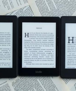 Máy đọc sách Kindle, Paperwhite, Oasis