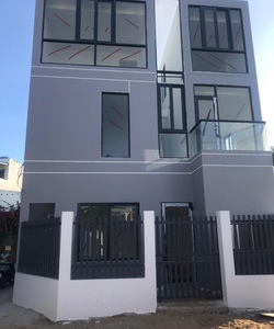 Bán nhà 3 tầng đẹp ở Phú Nông