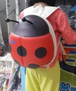 Balo hình con bọ cho bé