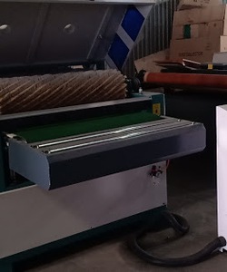 máy chà nhám chổi 4 trục 